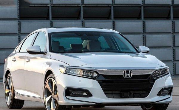 仅16万的亲民价, 拥有跑车线条, 内饰有档次!