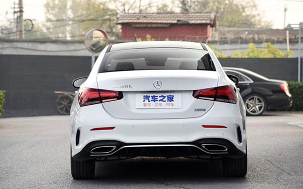 国产奔驰新A级本月将上市,21万标配全景天窗
