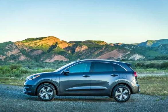 百公里才4.5升油耗，就问你怕不怕？2018款起亚Niro插电混动版