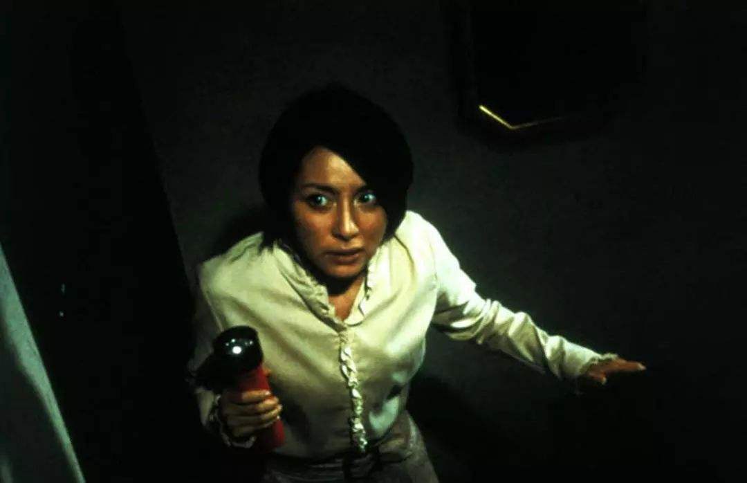 《昆池岩》,打破了低迷10年的亚洲恐怖片记录,打败了《头号玩家》!