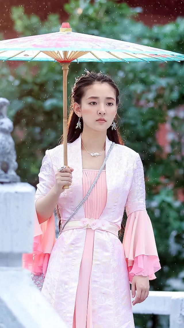 《如懿传》之中的田芸角,《择天记》中的白落衡,吴倩可爱又痴情