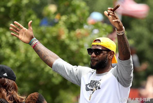 人生导师,詹皇推荐看这本书,从赛前看到赛后,还