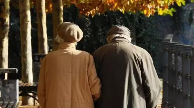 妻子到底该不该查丈夫的手机, 这篇文章给你一