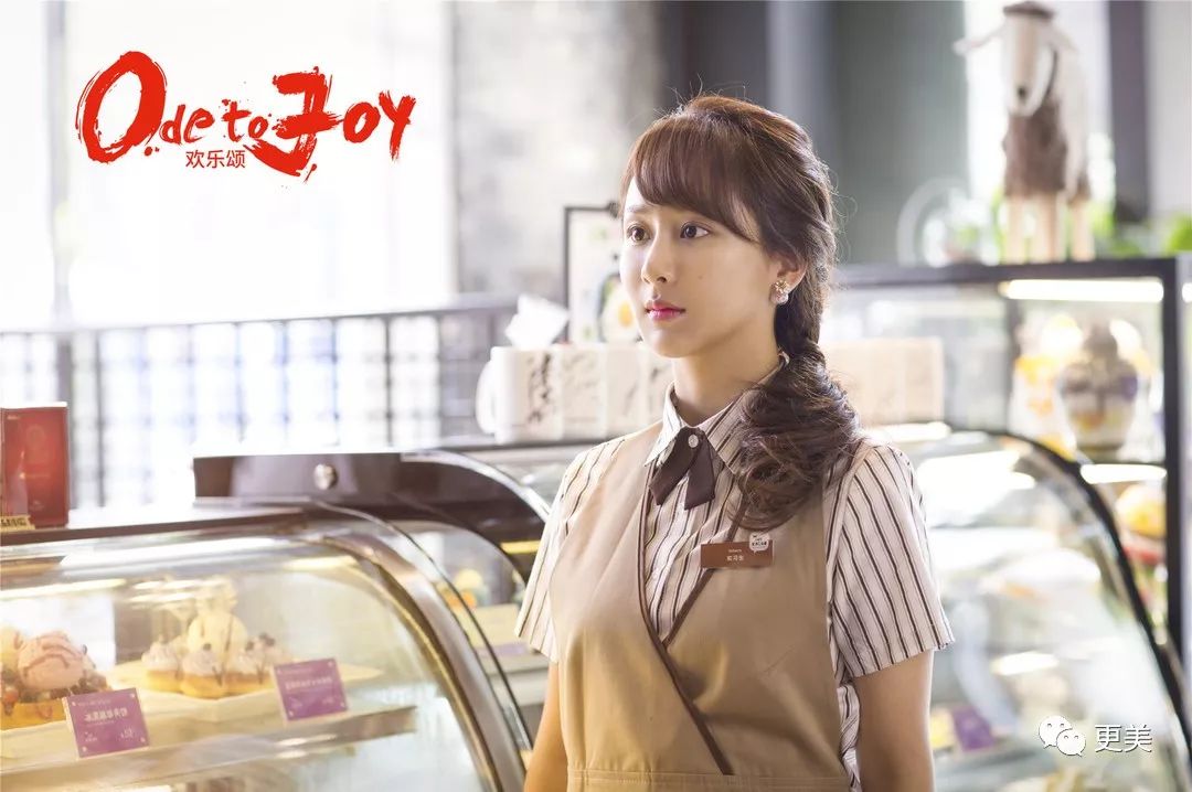 热巴挤掉孙俪、凭3.9分垃圾剧捧得大满贯,金主