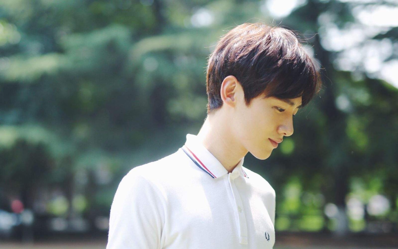 误解!白敬亭对吴昕杨蓉言行被再笑注孤生,其实