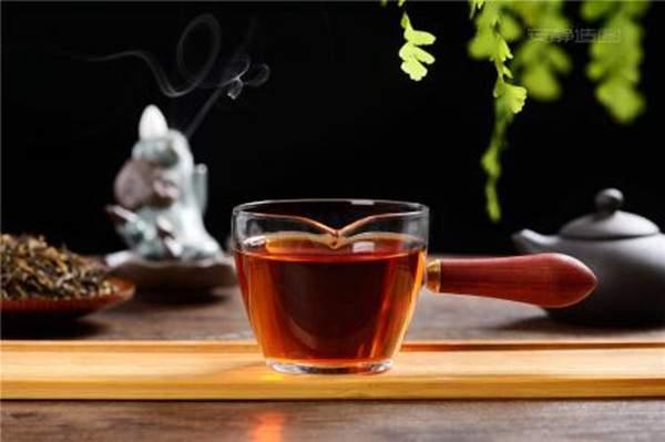 静心喝茶,何必焦虑同龄人会"抛弃"你