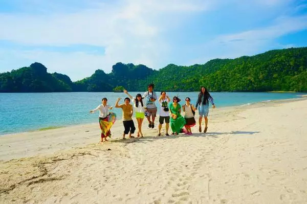 讲真,到底定制旅行与跟团游、自由行有何不同