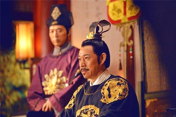 他作为一代贤臣,敢于直言进谏,在死后却被人砸