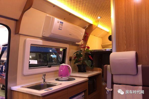 佳乐考斯特自动挡房车亮相昆山房车旅游文化博览会!国庆走起!