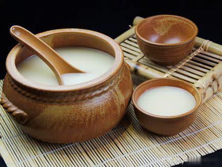 教大家做传统米酒,家中米酒最常的吃法你知道几种呢?