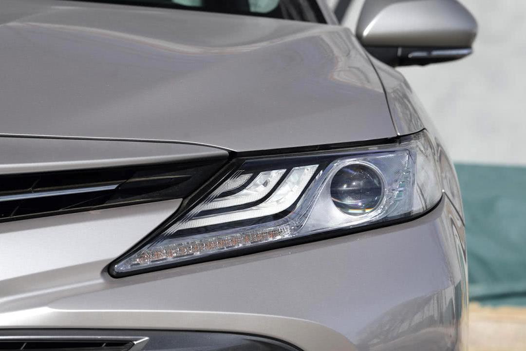 堪称丰田最经典车型 帅气不输本田雅阁 坐起来比迈腾舒服多了