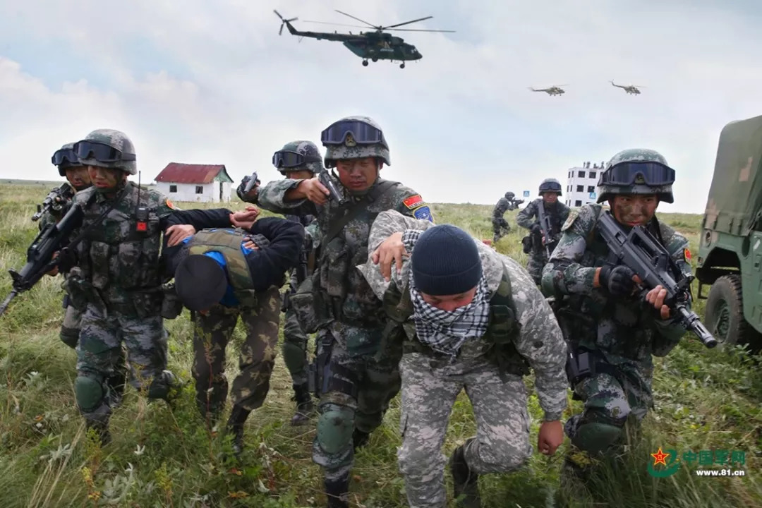 军情锐评| 亚太密集军演中美在向对方传递什么信号?