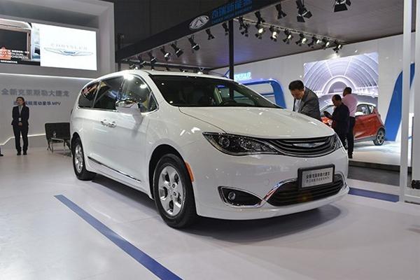 克莱斯勒新大捷龙PHEV上市 超低油耗售52.69万