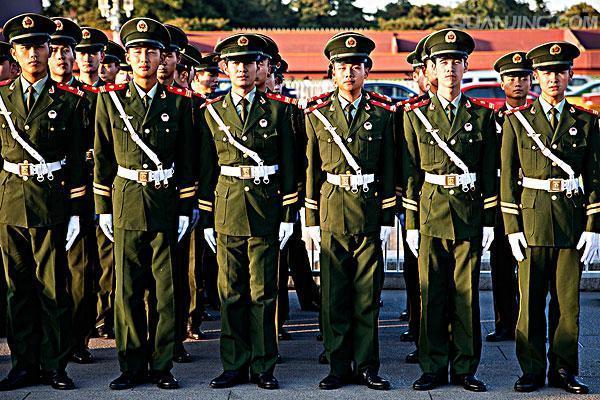 究竟是当解放军好还是当武警好?