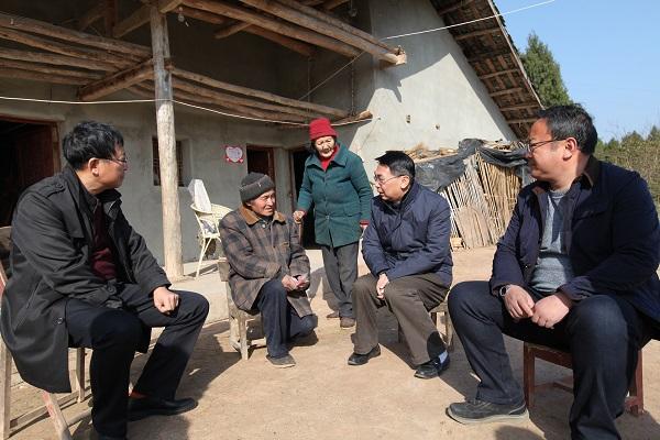 下乡扶贫有感: 通过扶贫 融洽干群关系 贴近百姓