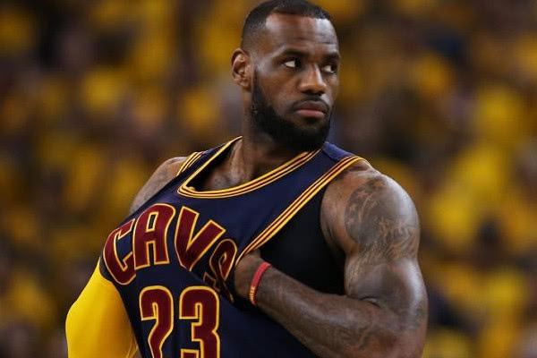 NBA中身价最高的4位球员,科比垫底