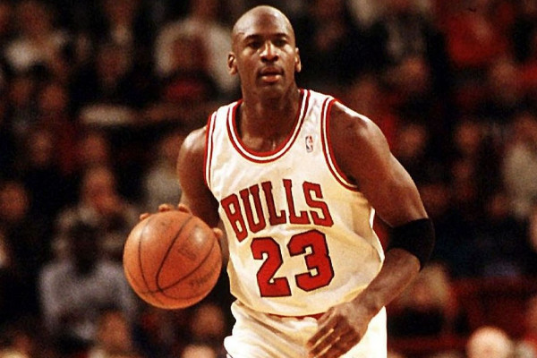 NBA中身价最高的4位球员,科比垫底