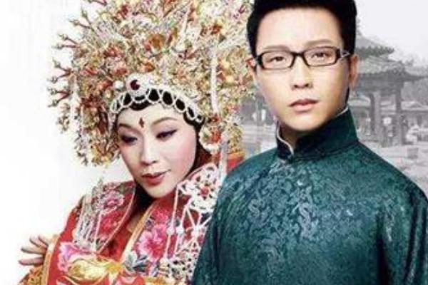 记者问李玉刚女朋友情况，李玉刚：女友是圈外人，网友：背景强大