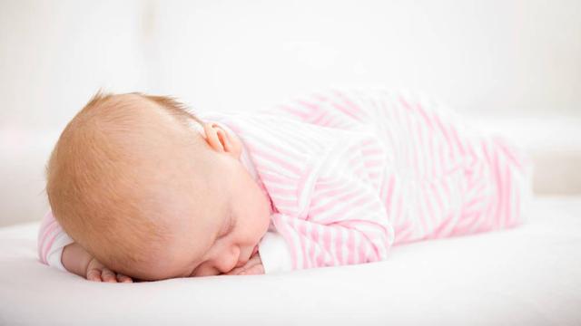 宝宝睡凉席竟浑身长红点,使用凉席要留心