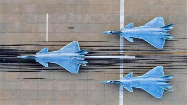 全球五代战机造价成本对比,美3.5亿,俄1.55亿,