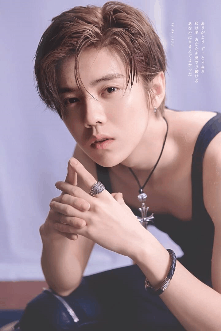 实力打脸!鹿晗说他重来不敷面膜,却被扒出早年