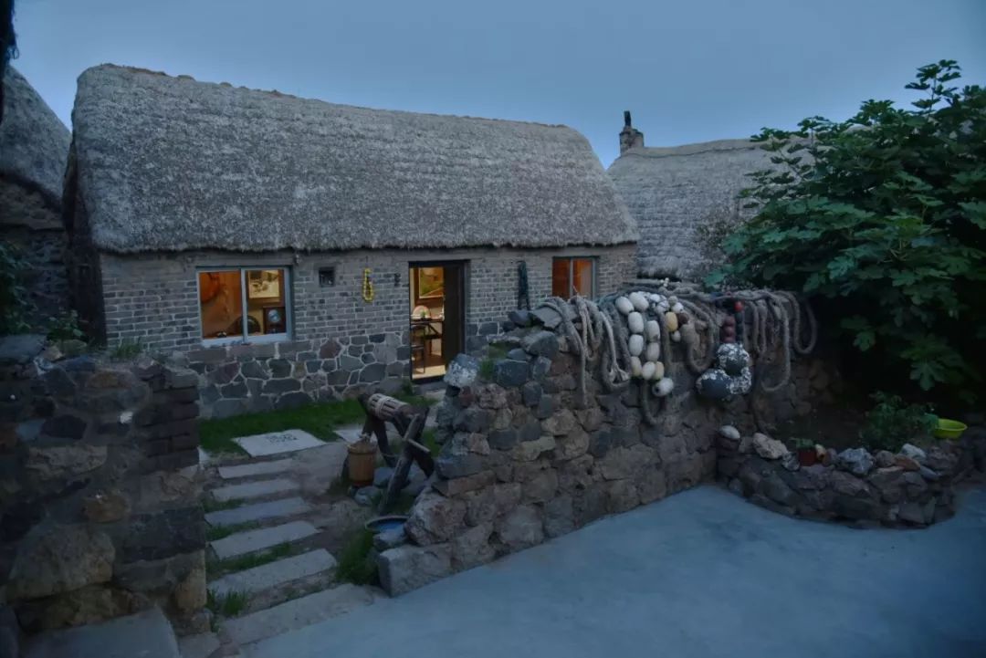 烟墩角这家海草民宿,美得像丹麦童话小屋!