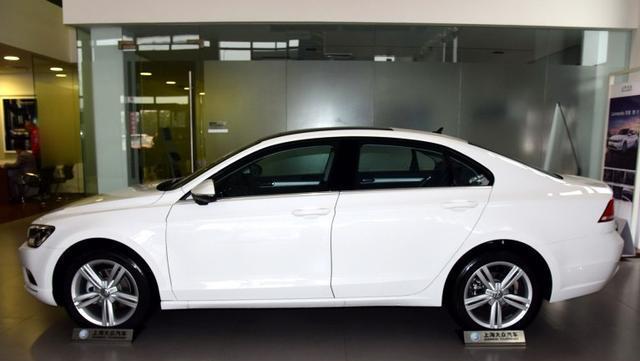 十四万买凌度还是雅阁? 还是选它呢