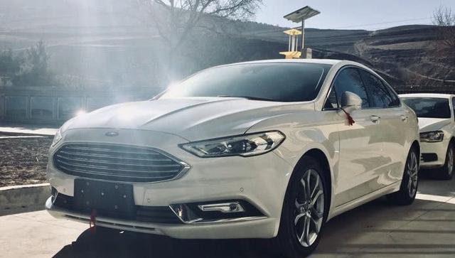 放弃了迈腾，提了这款车，14.6万，7秒破百，泡妞神车！