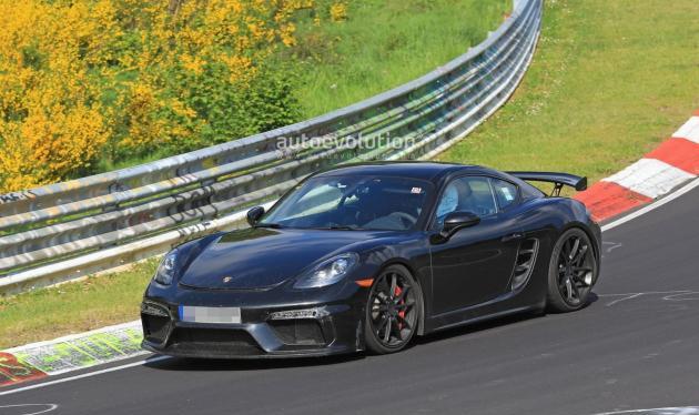 进一步了解这款车，搭载4.0L发动机，保时捷718 GT4谍照曝光