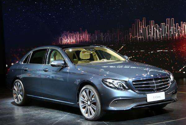 50万的新款车身简配, 只靠外观内饰就卖疯!