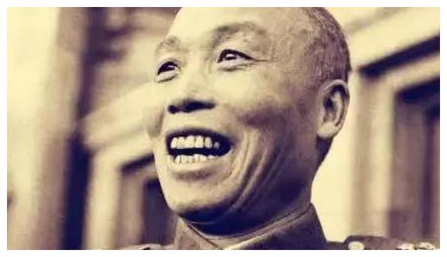 他改国籍定居日本,人人骂他是大汉奸,真实身份