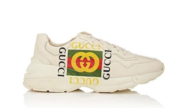 王思聪战队IG夺得LOL S8冠军,成员上脚的鞋子