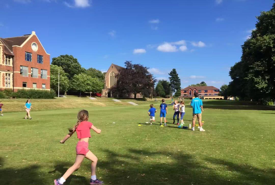 暑假在英国极具声望的贵族学校,深度亲历本土英式教育!