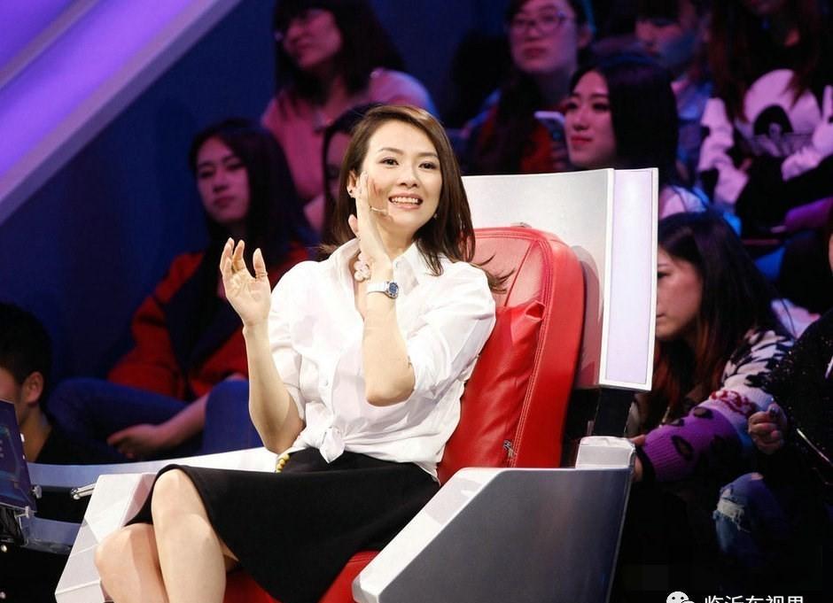 “国际章”章子怡现身某娱乐节目, 随行的百万私人座驾奢华帅气