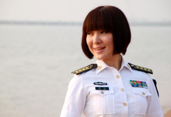 娱乐圈这4位歌星,上台只唱一首歌,却红了一辈