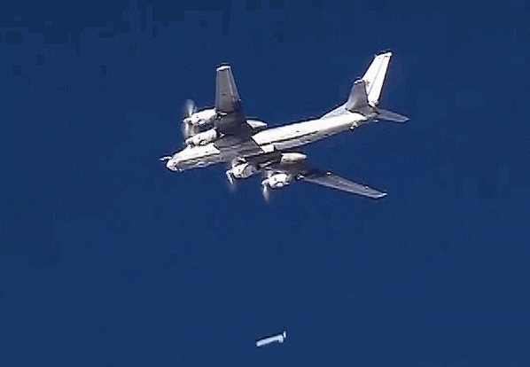 图95发射巡航导弹