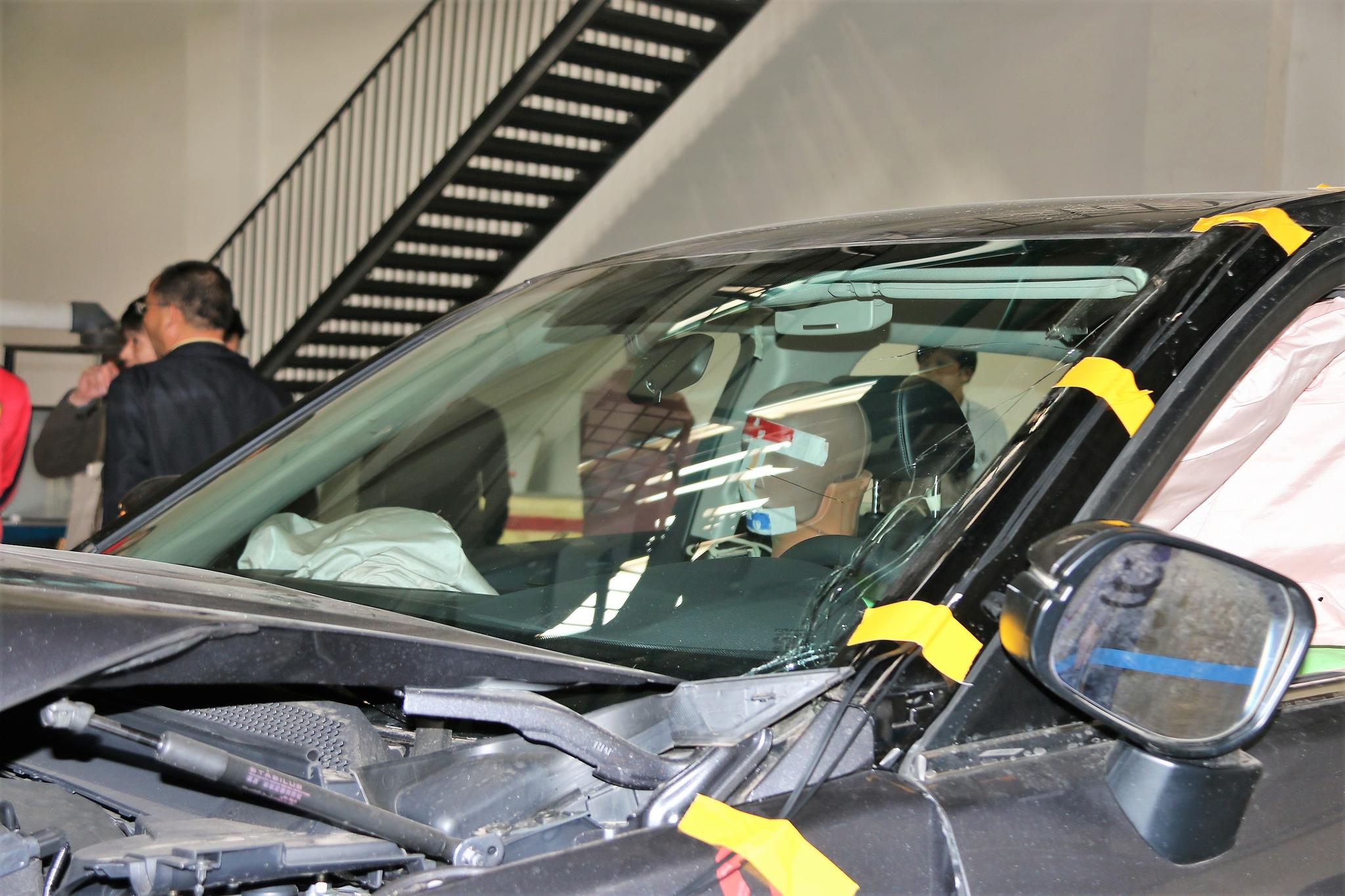 安全：广汽本田冠道偏置碰撞，后排安全带存在安全隐患