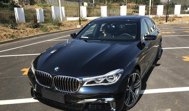 车主提 2017款宝马730Li，配M套件 648M轮毂
