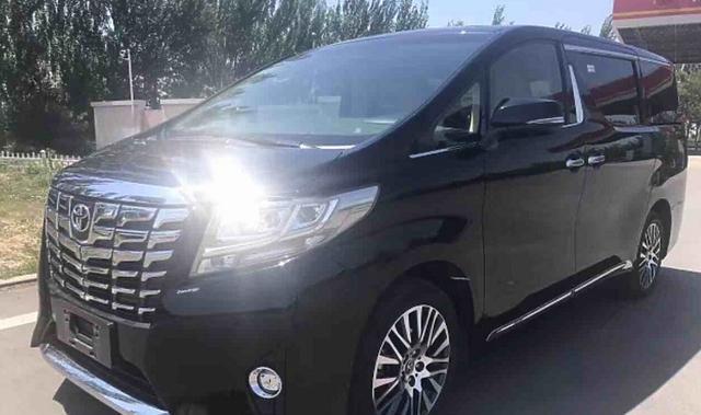 老板花120万元买丰田埃尔法七座尊贵版，直呼接下来的生意靠它了