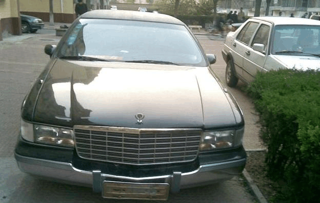 都说上世纪90年代是走私车的天下, 看了这台虎头奔的价格, 就懂了