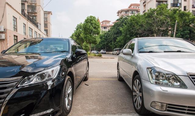 12代与14代丰田皇冠同堂比较, 车主: 不看数据, 只看感觉!