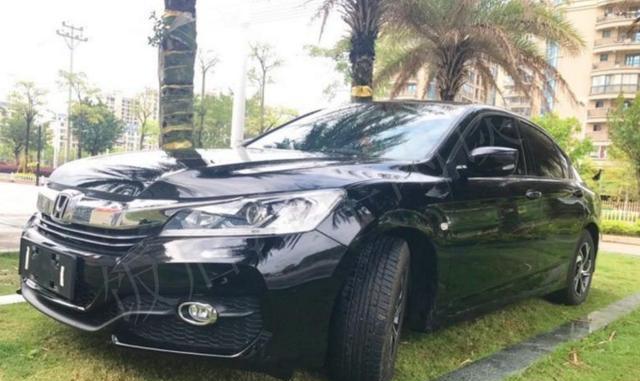 花19万元买辆本田雅阁, 停在草坪上炫爱车, 物业大爷说话很在理