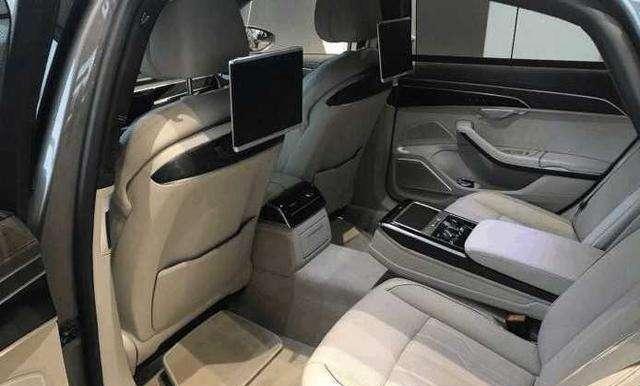 全新奥迪A8到店实拍, 科技感领先奔驰宝马, 网友: 奥迪还是奥迪