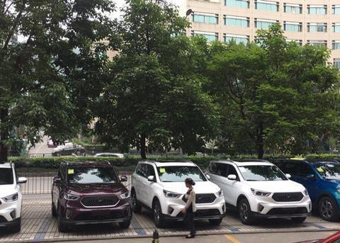 长安最新换标SUV大量到店，逆天内外高颜或不足9万，虎8该慌了！