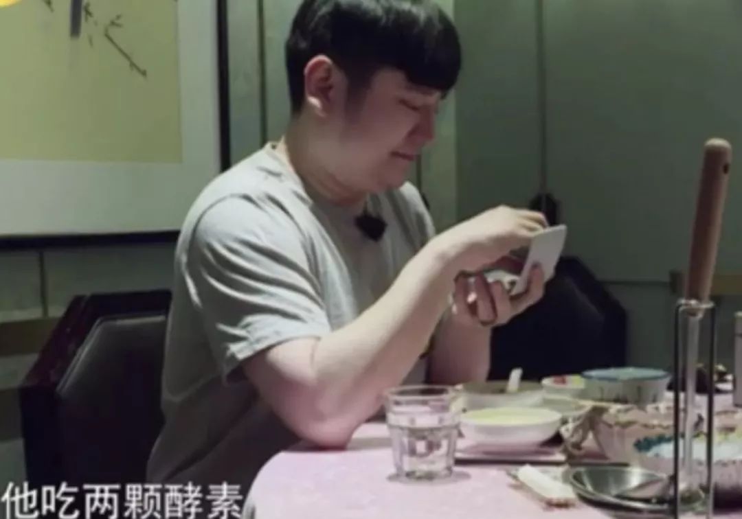 又出现一堆假吃明星！是时候盘点娱乐圈的下饭达人了
