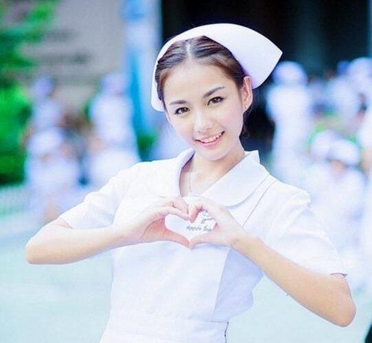 护士和教师那个最适合当女友? 网友回复亮了