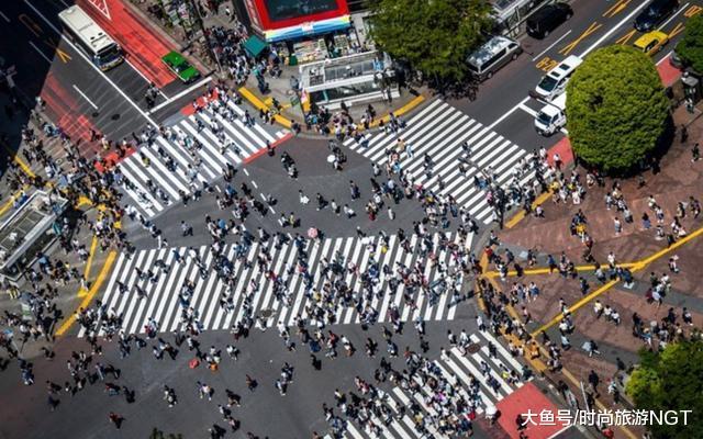 十字路口的烟火人生：记录被忽视的“小妹”那些故事