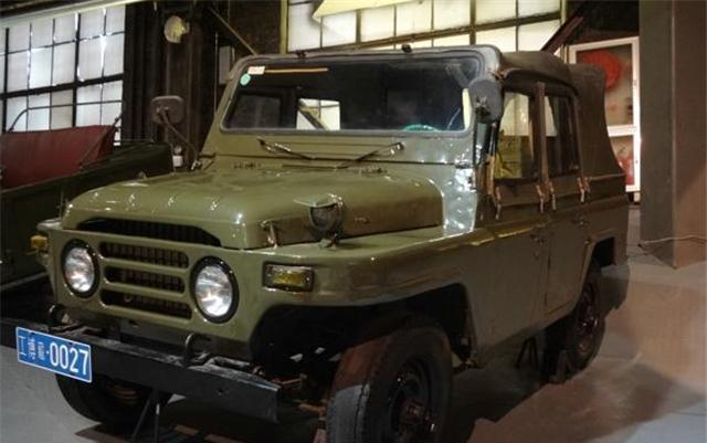 当年县长才有资格坐的吉普车, 3万块一辆, 老司机都不会开!