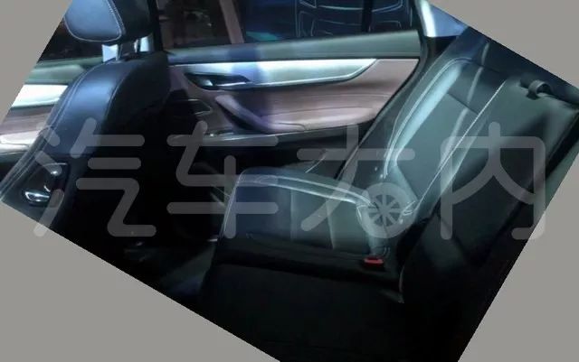 内饰还没来得及改,北汽幻速基尼实为比速T7拉皮