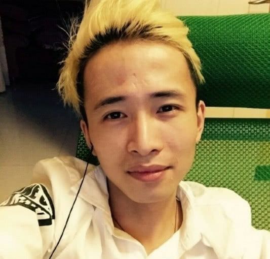 巅峰对决!Lol最强主播组队和RNG比赛到底谁能